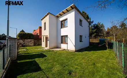 Prodej domu 113 m² s pozemkem 329 m², Budčická, Praha 9 - Újezd nad Lesy