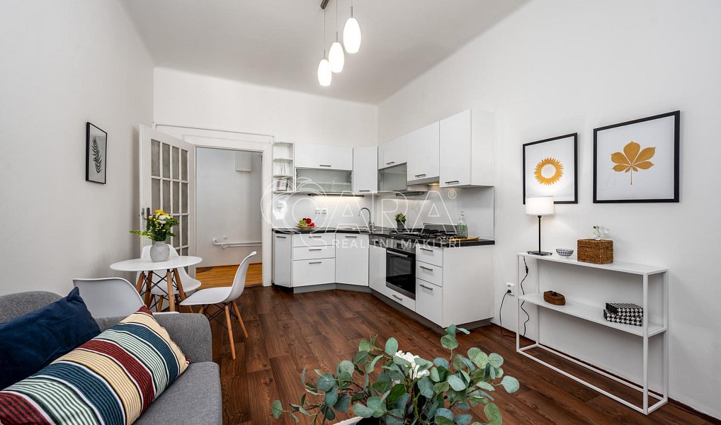 Prodej bytu 1+1 53 m², Praha – náhled fotky 2