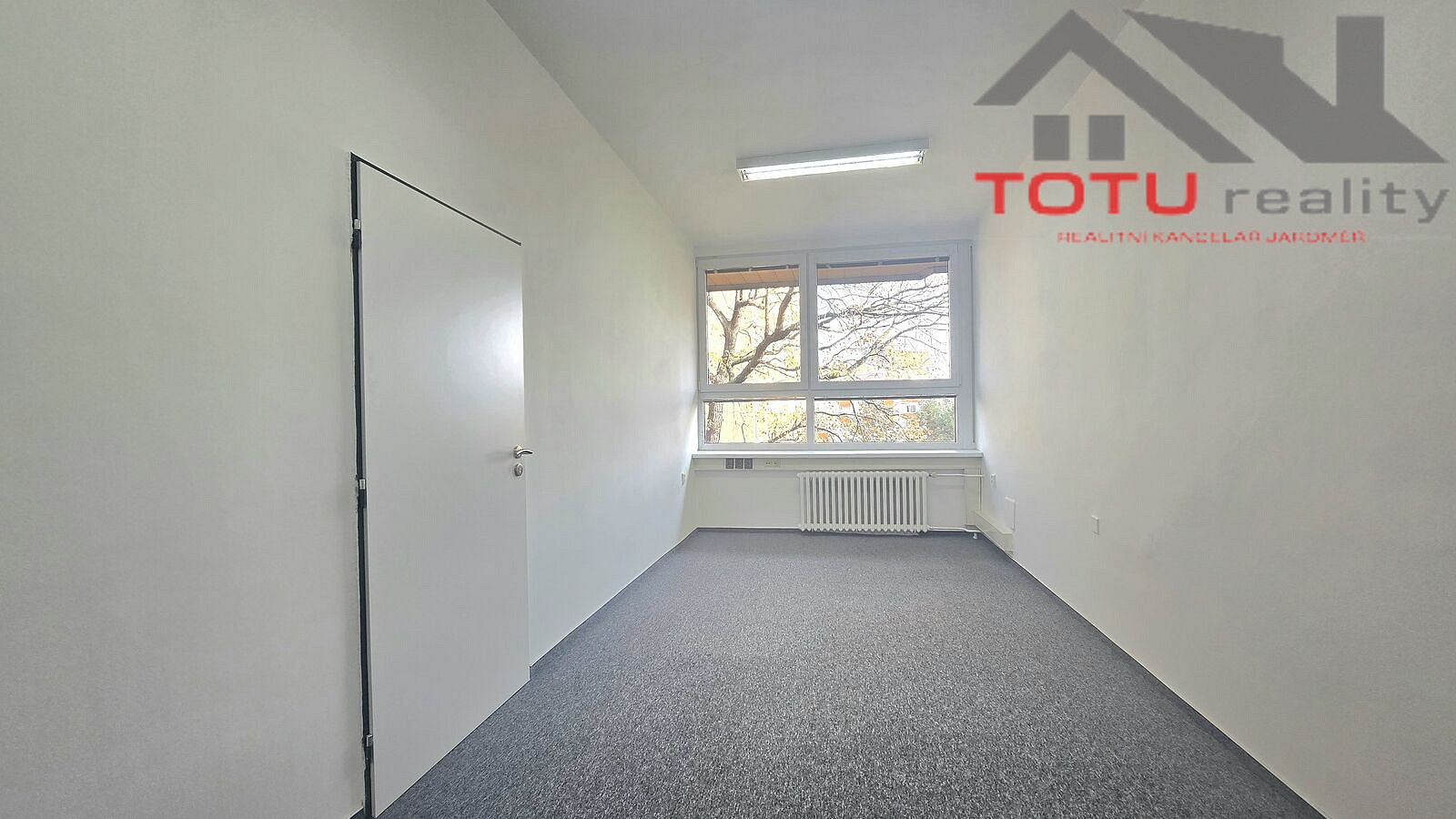 Pronájem kanceláře 19 m² – fotografie 2
