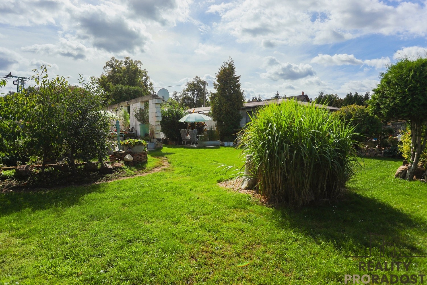 Prodej stavebního pozemku 983 m² — photo 3
