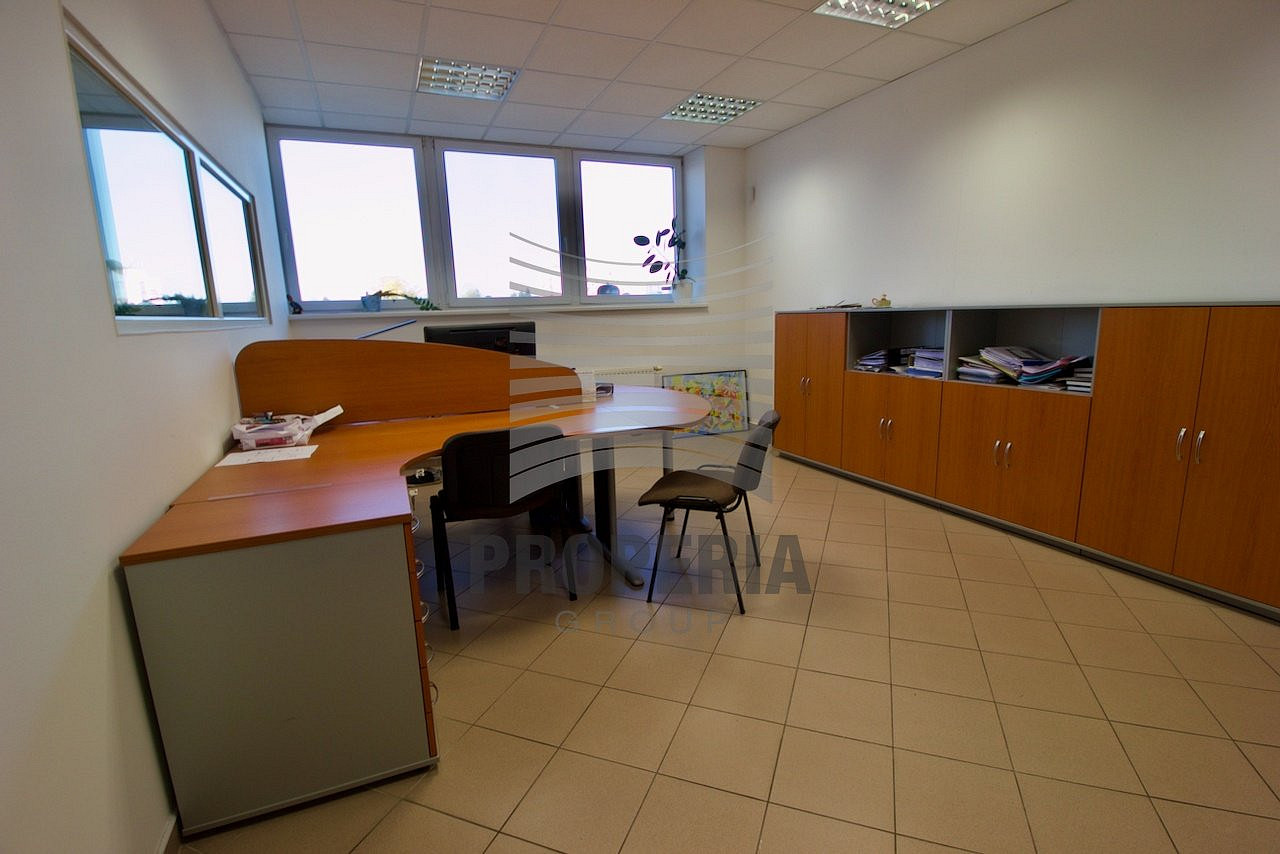 Pronájem kanceláře 290 m² – fotografie 5