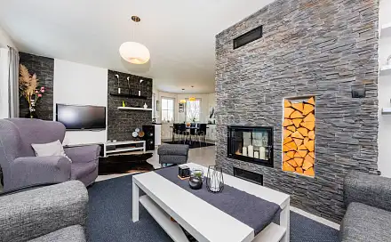 Prodej domu 155 m² s pozemkem 449 m², Šípková, Postřižín, okres Mělník