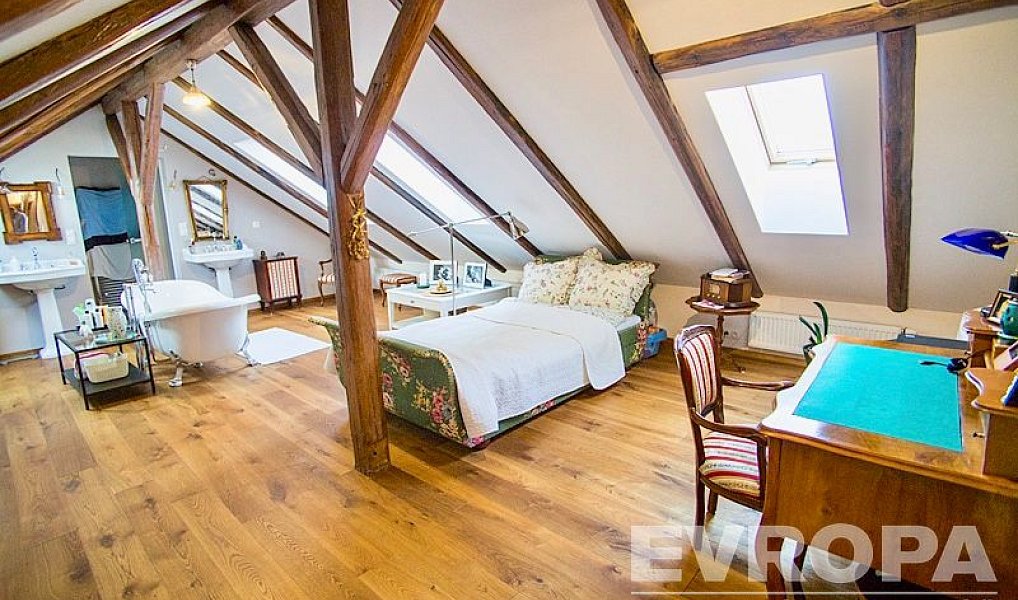 Prodej bytu 5+kk 240 m², Praha – náhled fotky 12