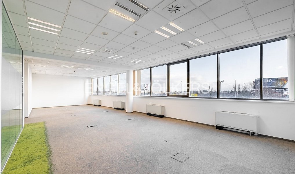 Pronájem kanceláře 883 m², Praha – náhled fotky 9