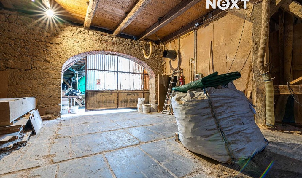 Prodej výrobních prostor 840 m², Jesenice – náhled fotky 12