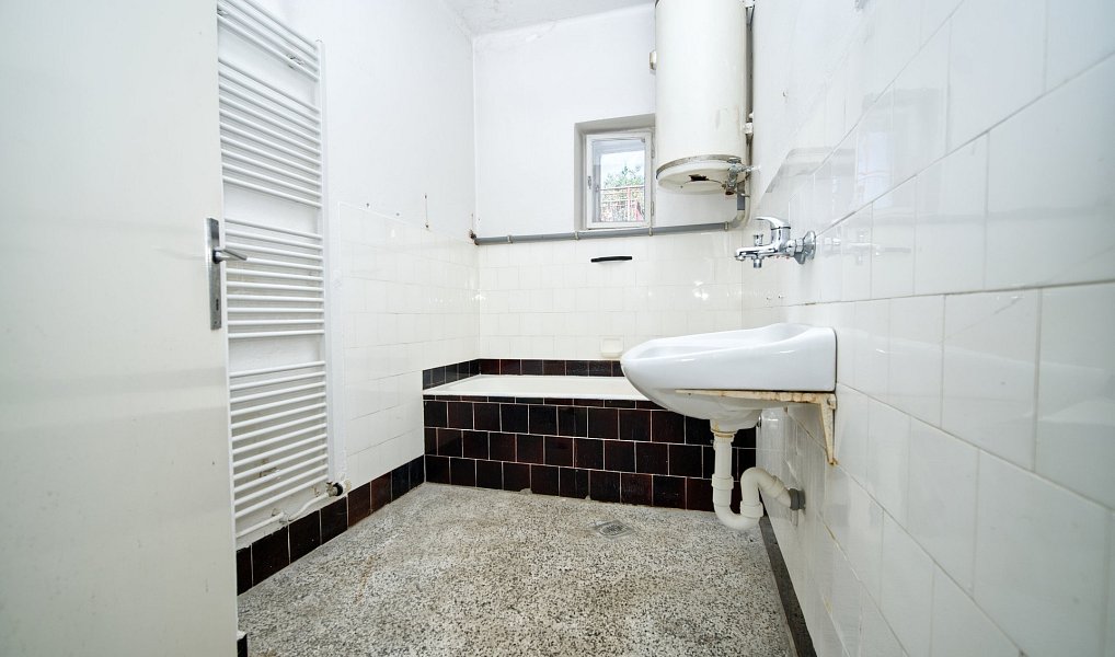 Prodej domu 238 m² s pozemkem 699 m², Ořechov – náhled fotky 9