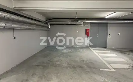 Pronájem garážového stání 18 m2, Zlín, Plesníkova, Zlín