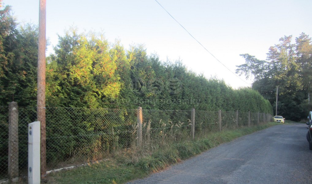Prodej stavebního pozemku 900 m², Ohrobec – náhled fotky 8