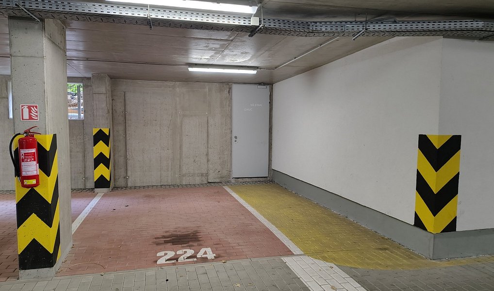 Pronájem garáže, 15 m², Střížkov - Praha 9, Praha