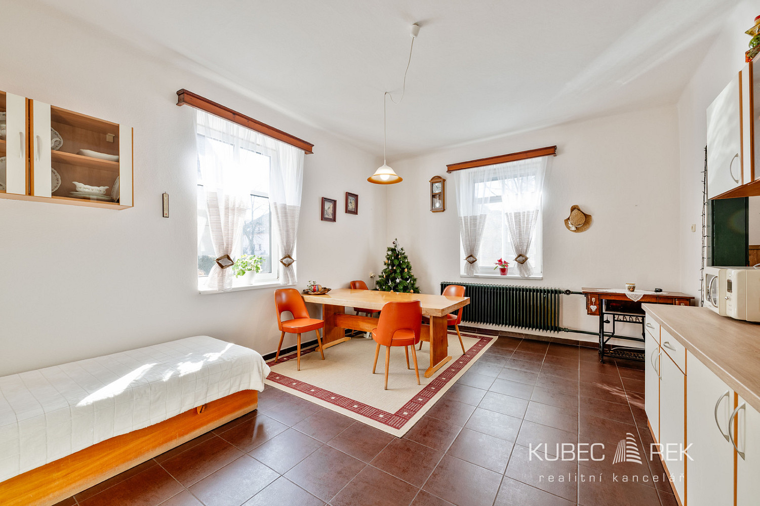 Prodej domu 240 m² s pozemkem 1 143 m² – fotografie 5