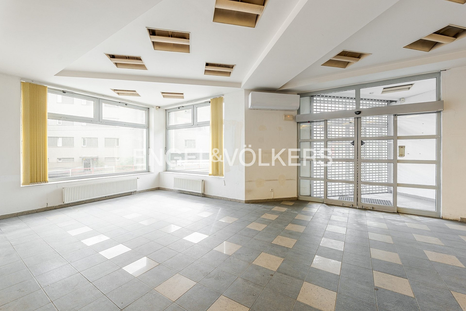Pronájem obchodních prostor 224 m² – fotografie 2