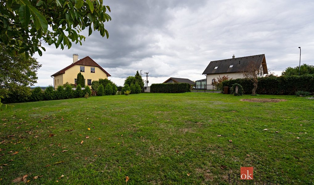 Prodej stavebního pozemku 1 036 m², Výrov – náhled fotky 4