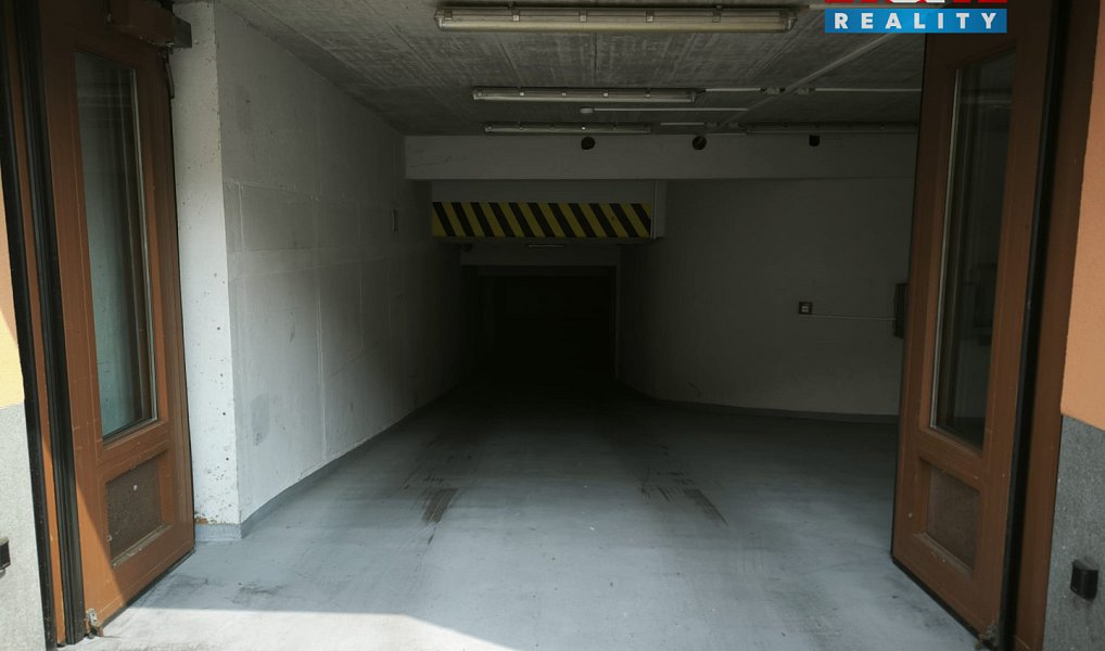 Pronájem garáž. stání, 19 m2, Karlovy Vary, Divadelní nám, Karlovy Vary – náhled fotky 7