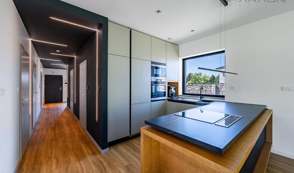 Prodej domu 132 m² s pozemkem 1 027 m², Mukařov – náhled fotky 4