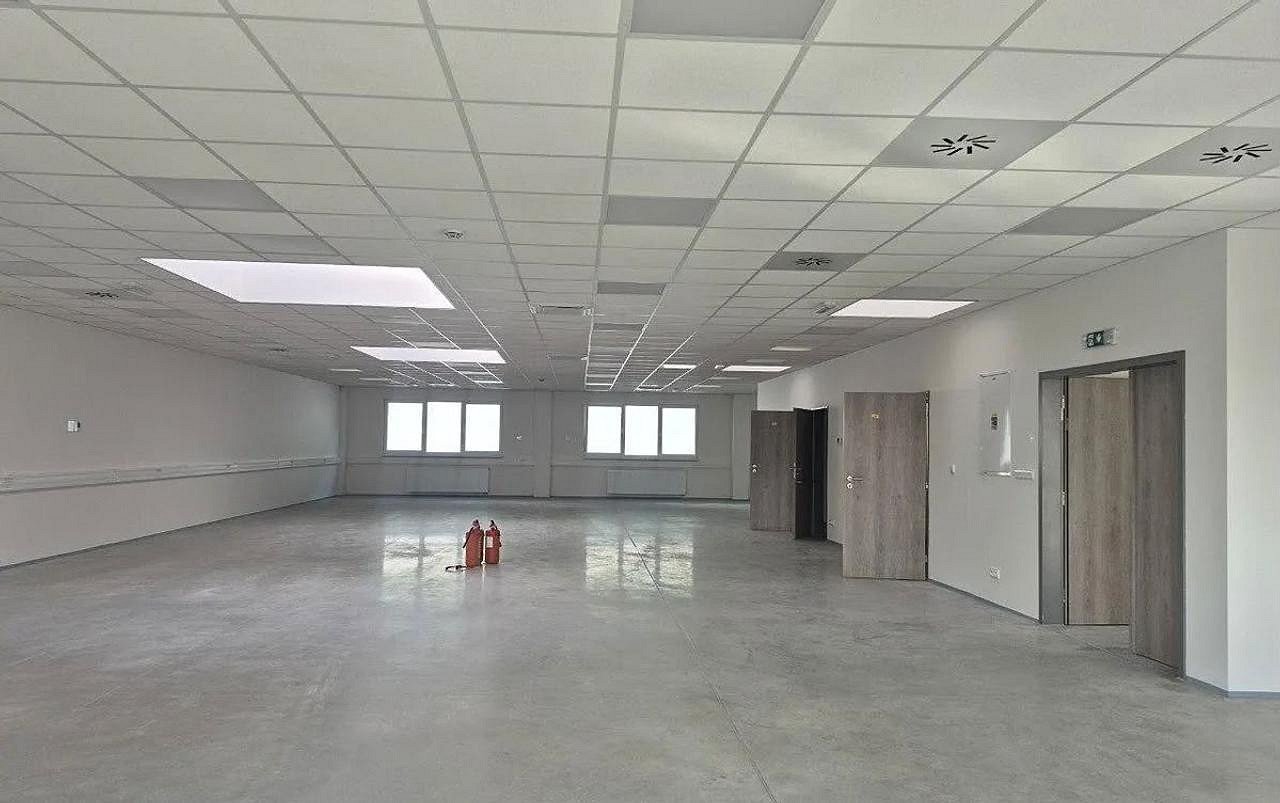 Pronájem komerčního objektu (jiného typu) 550 m² – fotografie 2
