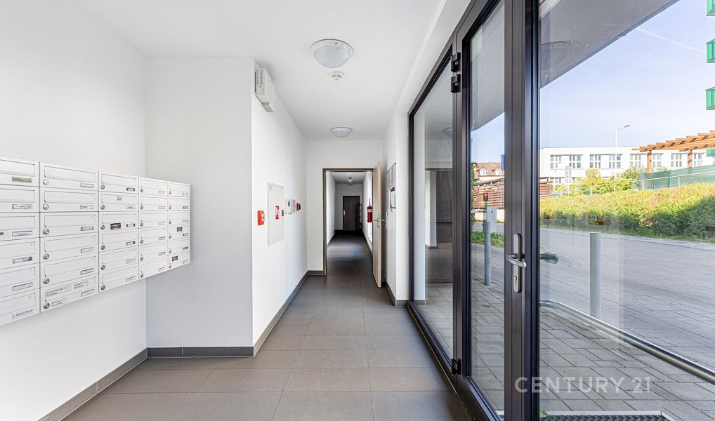 Prodej bytu 1+kk 38 m², Praha – náhled fotky 21