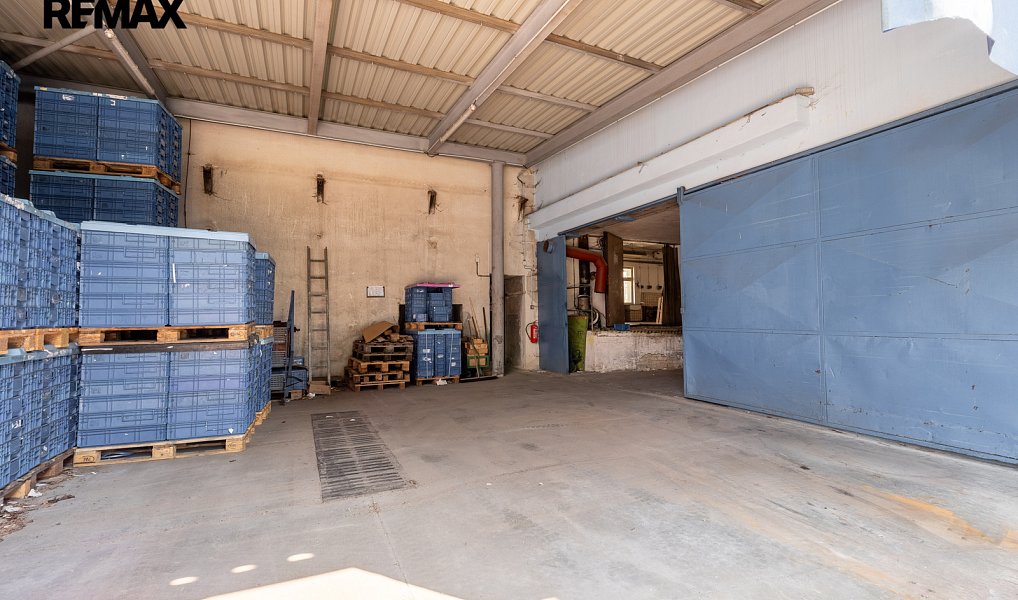 Prodej výrobních prostor 1 115 m², Nové Hrady – náhled fotky 31