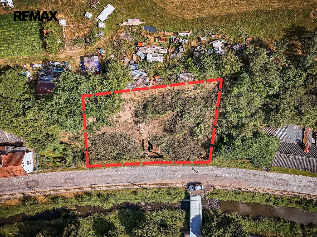 Prodej stavebního pozemku 759 m² – fotografie 2