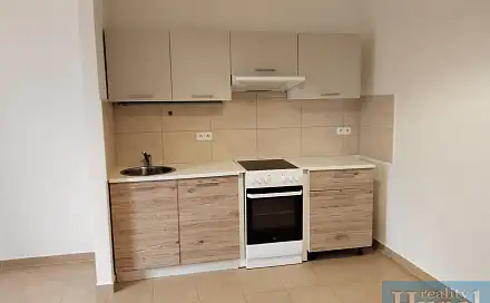 Pronájem bytu 2+kk 38 m², Skrýšovská, Pelhřimov