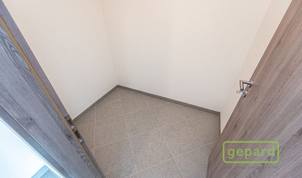 Pronájem bytu 2+kk 63 m², Praha – náhled fotky 14