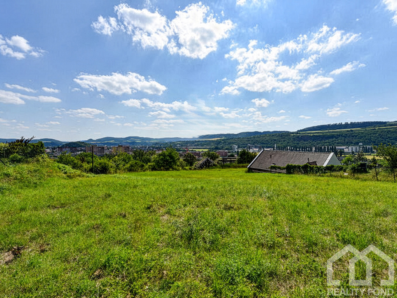 Prodej stavebního pozemku 1 110 m²