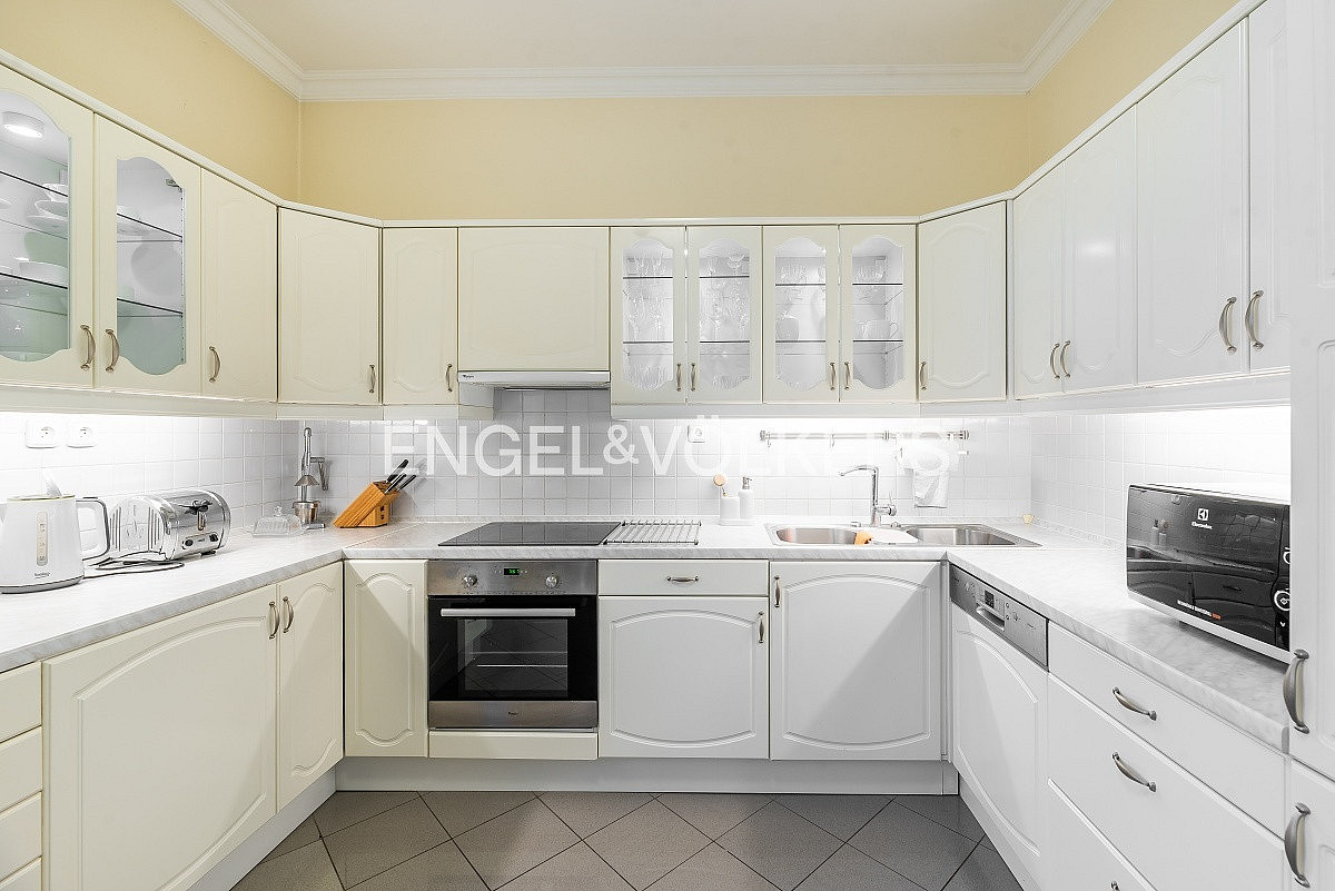 Pronájem bytu 4+1 150 m² – fotografie 3