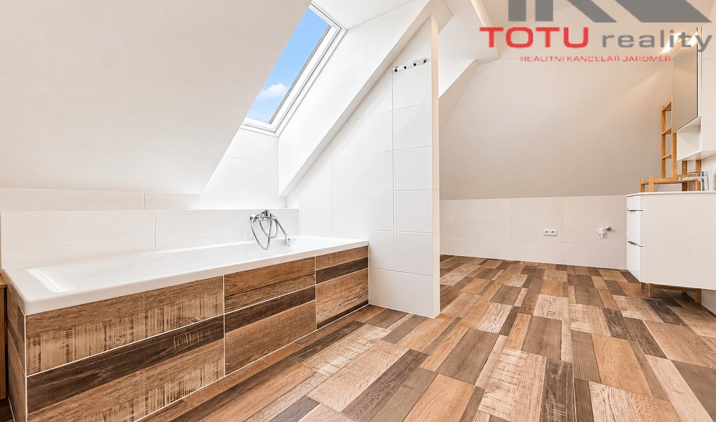 Pronájem bytu 1+kk 45 m², Černožice – náhled fotky 11