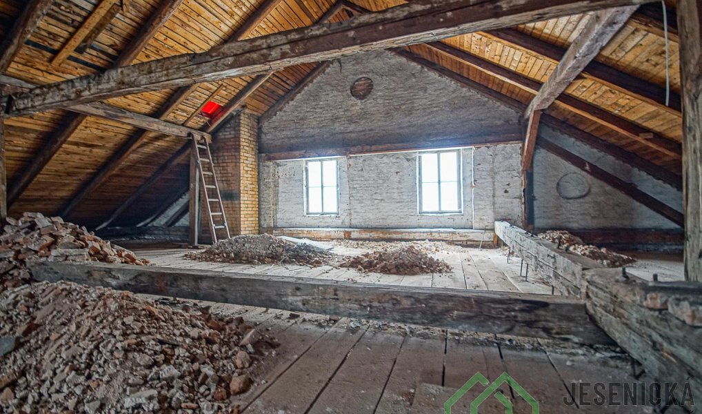 Prodej skladovacích prostor 240 m², Jeseník – náhled fotky 11
