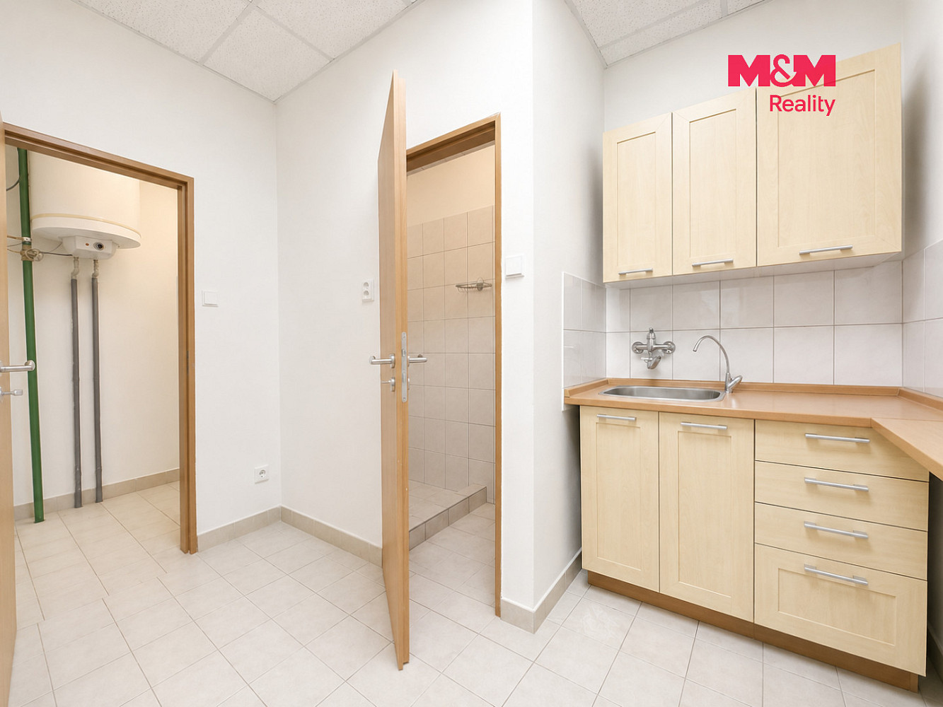 Pronájem kanceláře 50 m² – fotografie 2