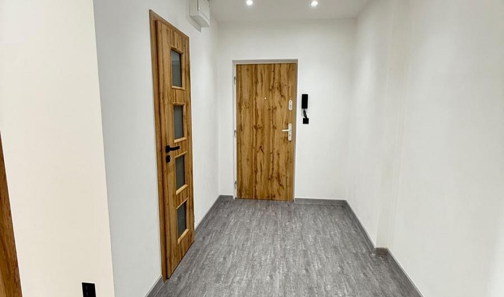 Pronájem bytu 2+1 55 m², Bílina – náhled fotky 6