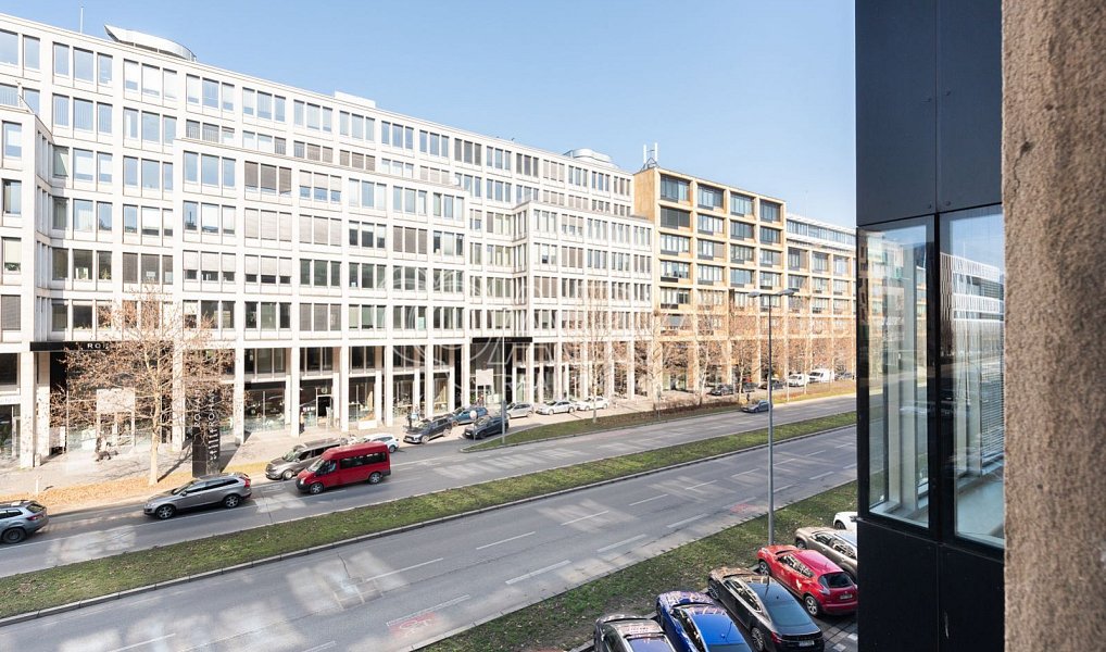 Prodej bytu 4+kk 99 m², Praha – náhled fotky 23