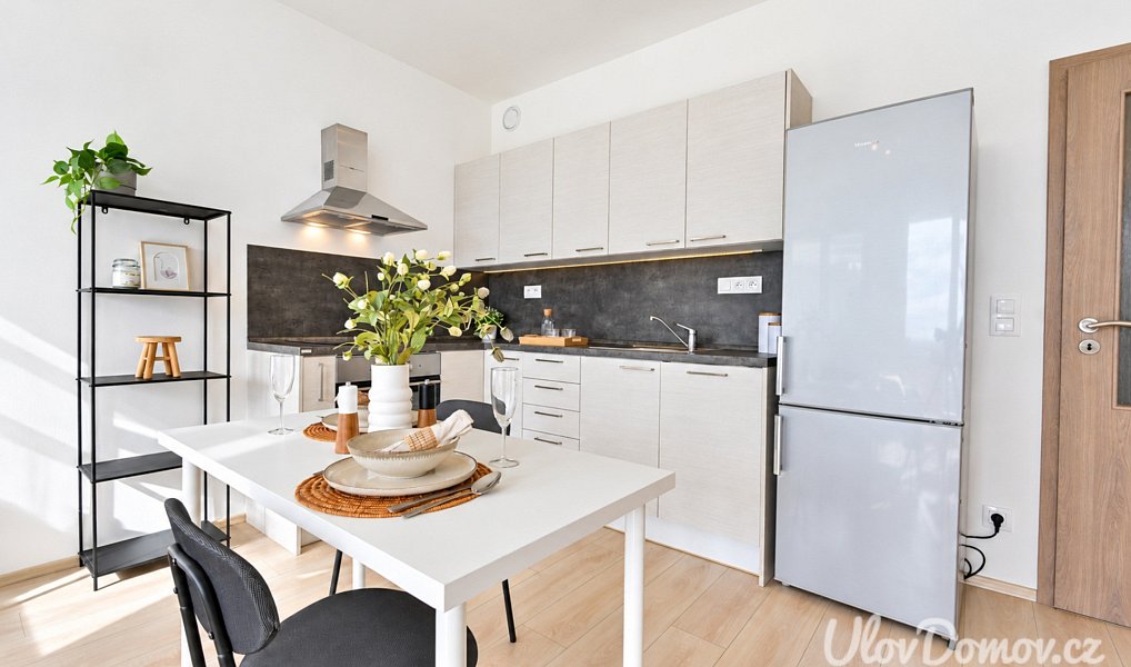 Prodej bytu 1+kk 33 m², Praha – náhled fotky 3