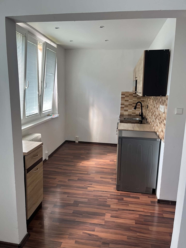 Pronájem bytu 3+1 83 m² — photo 2