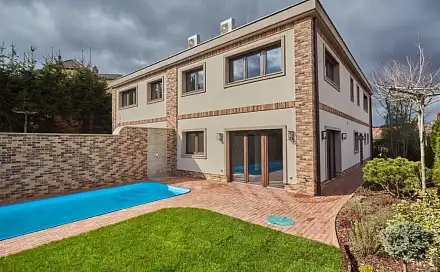 Pronájem domu 184 m² s pozemkem 432 m², Pod novou školou, Praha 6 - Nebušice, okres Praha