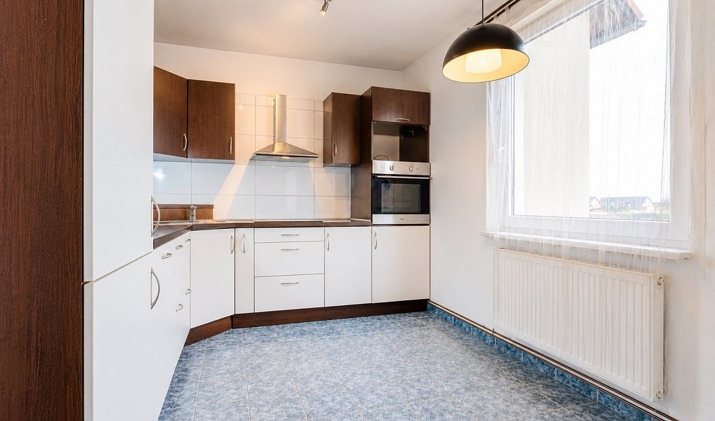 Prodej bytu 2+1 66 m², Nupaky – náhled fotky 16