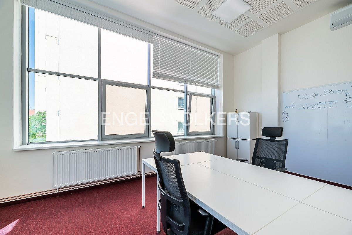 Pronájem kanceláře 25 m² – fotografie 4