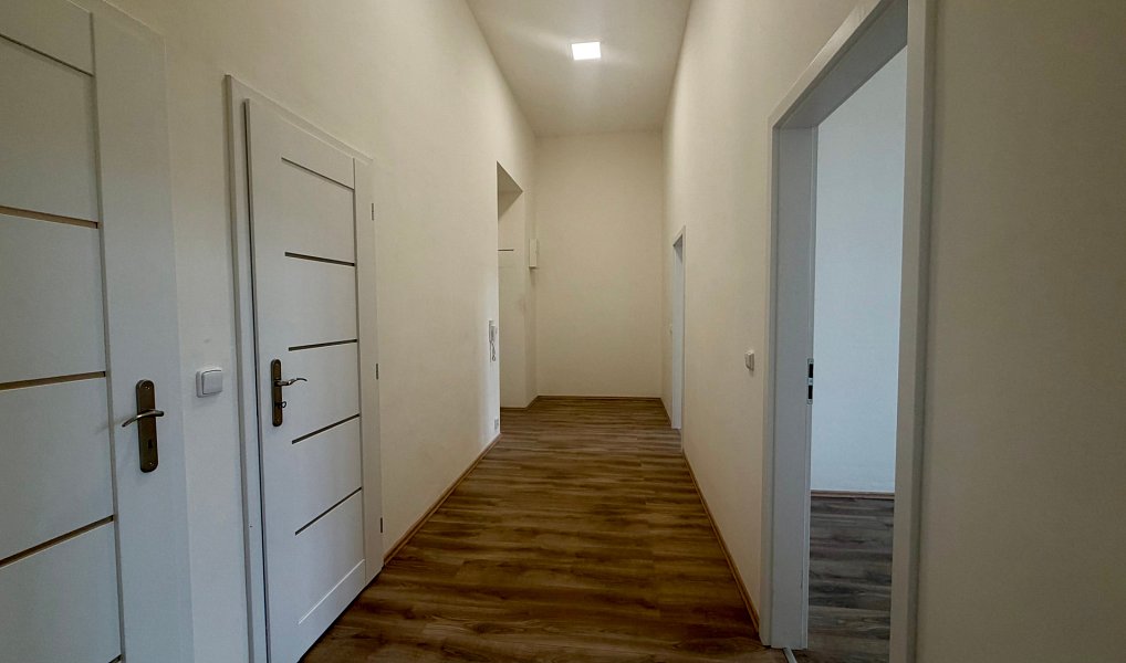 Pronájem bytu 3+kk 84 m², Cheb – náhled fotky 4