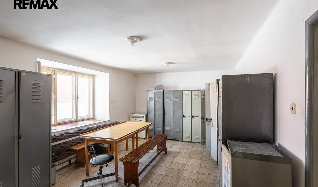 Prodej výrobních prostor 1 115 m², Nové Hrady – náhled fotky 35