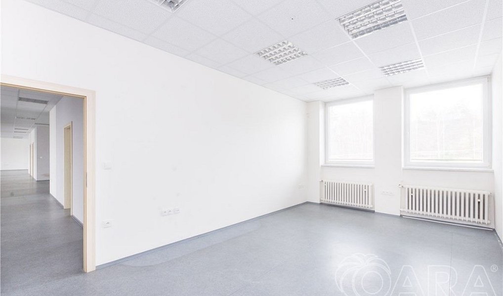 Pronájem kanceláře 549 m², Písek – náhled fotky 17