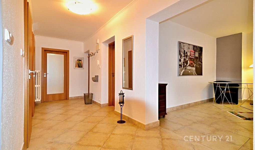 Pronájem bytu 3+1 120 m², Praha – náhled fotky 3