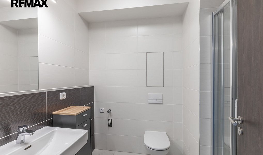 Pronájem bytu 1+kk 27 m², Praha – náhled fotky 3