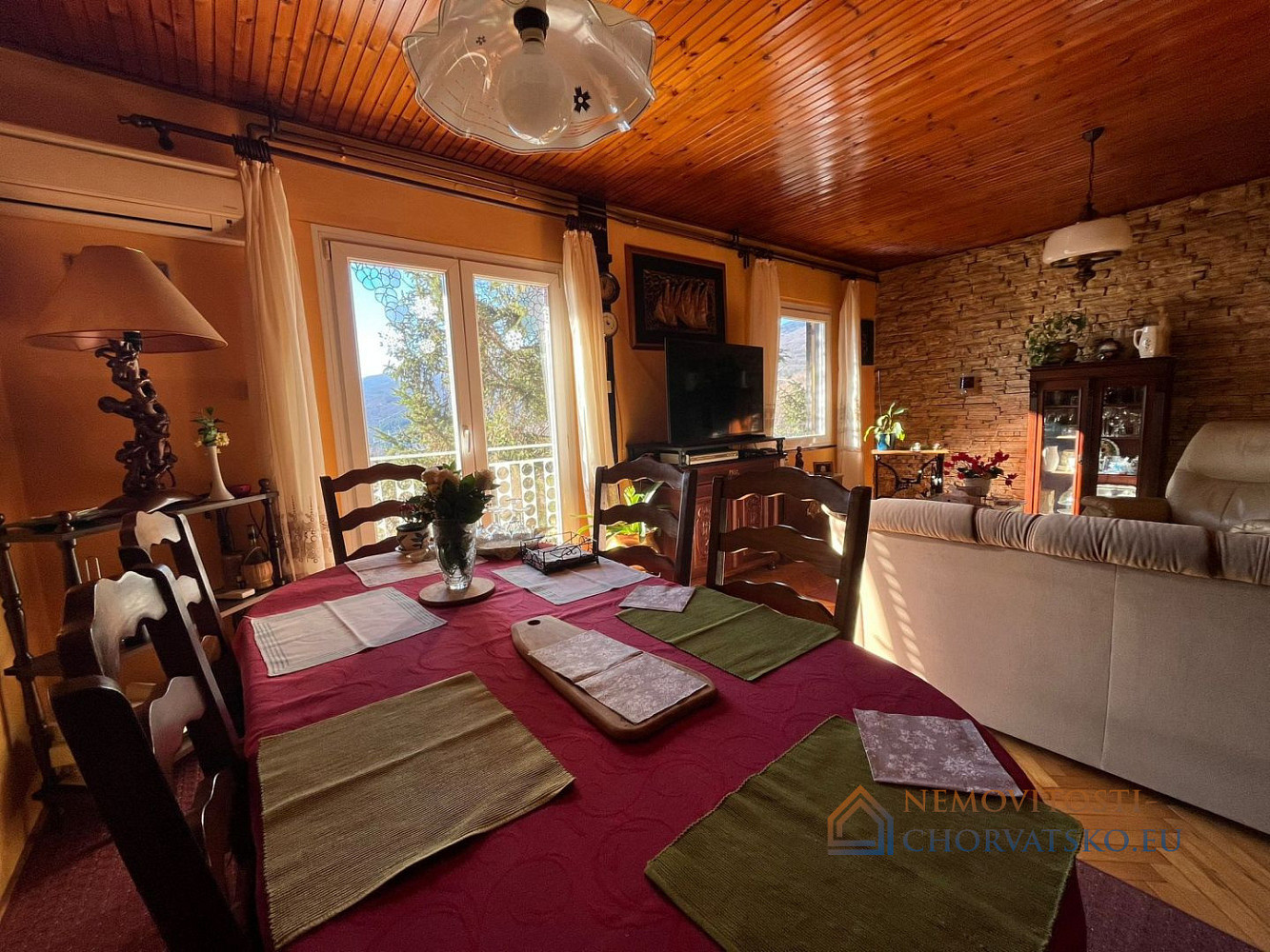 Prodej domu 250 m² s pozemkem 1 340 m² - Aanzicht 4