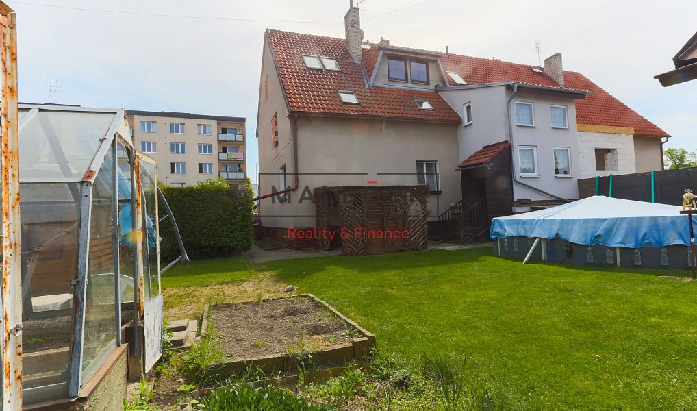 Prodej domu 325 m² s pozemkem 671 m², Nové Strašecí – náhled fotky 17