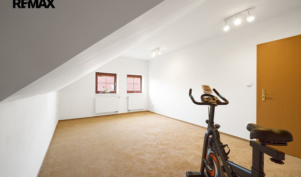 Prodej domu 210 m² s pozemkem 1 003 m², Hradec Králové – náhled fotky 15