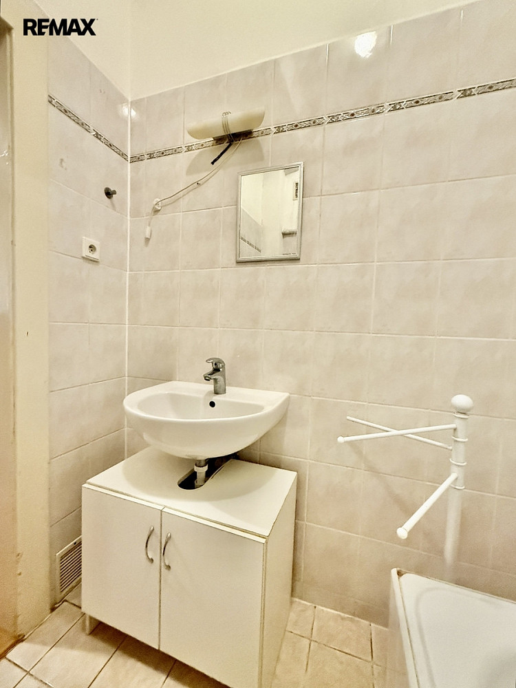 Pronájem bytu 1+1 50 m² – další