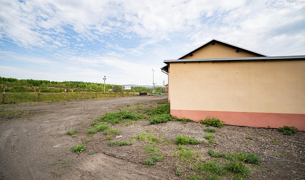 Prodej výrobních prostor 1 652 m², Horní Jiřetín – náhled fotky 5