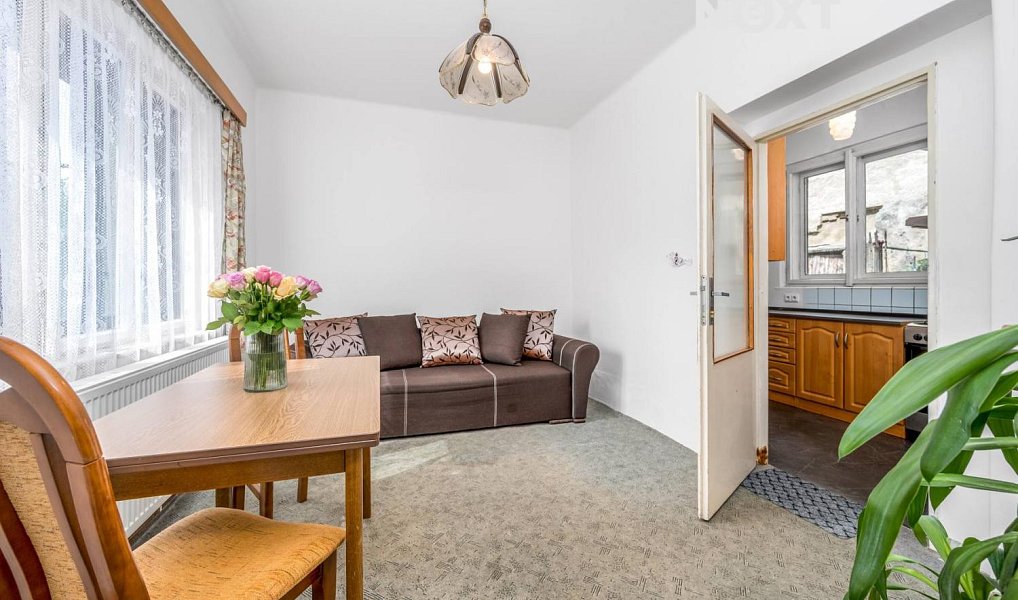 Prodej domu 250 m² s pozemkem 611 m², Zvoleněves – náhled fotky 19