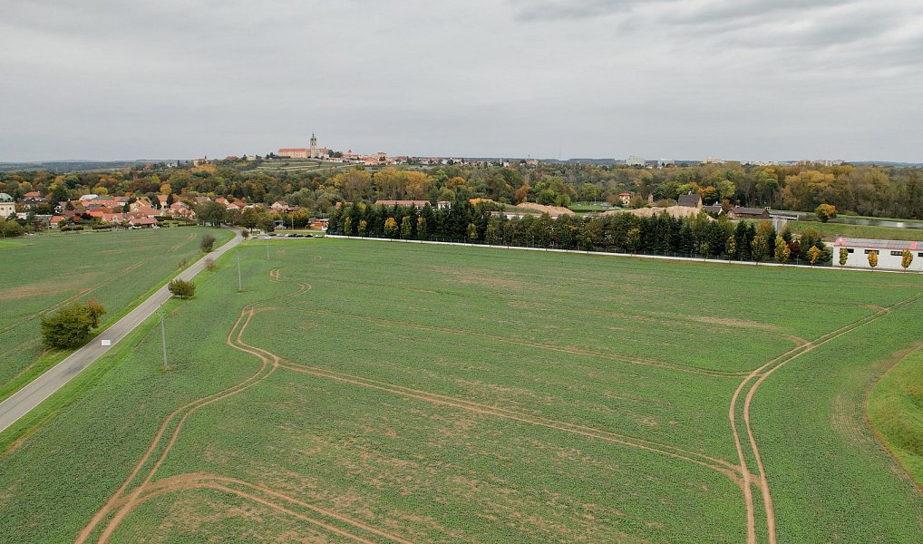 Prodej stavebního pozemku 800 m², Hořín – náhled fotky 5