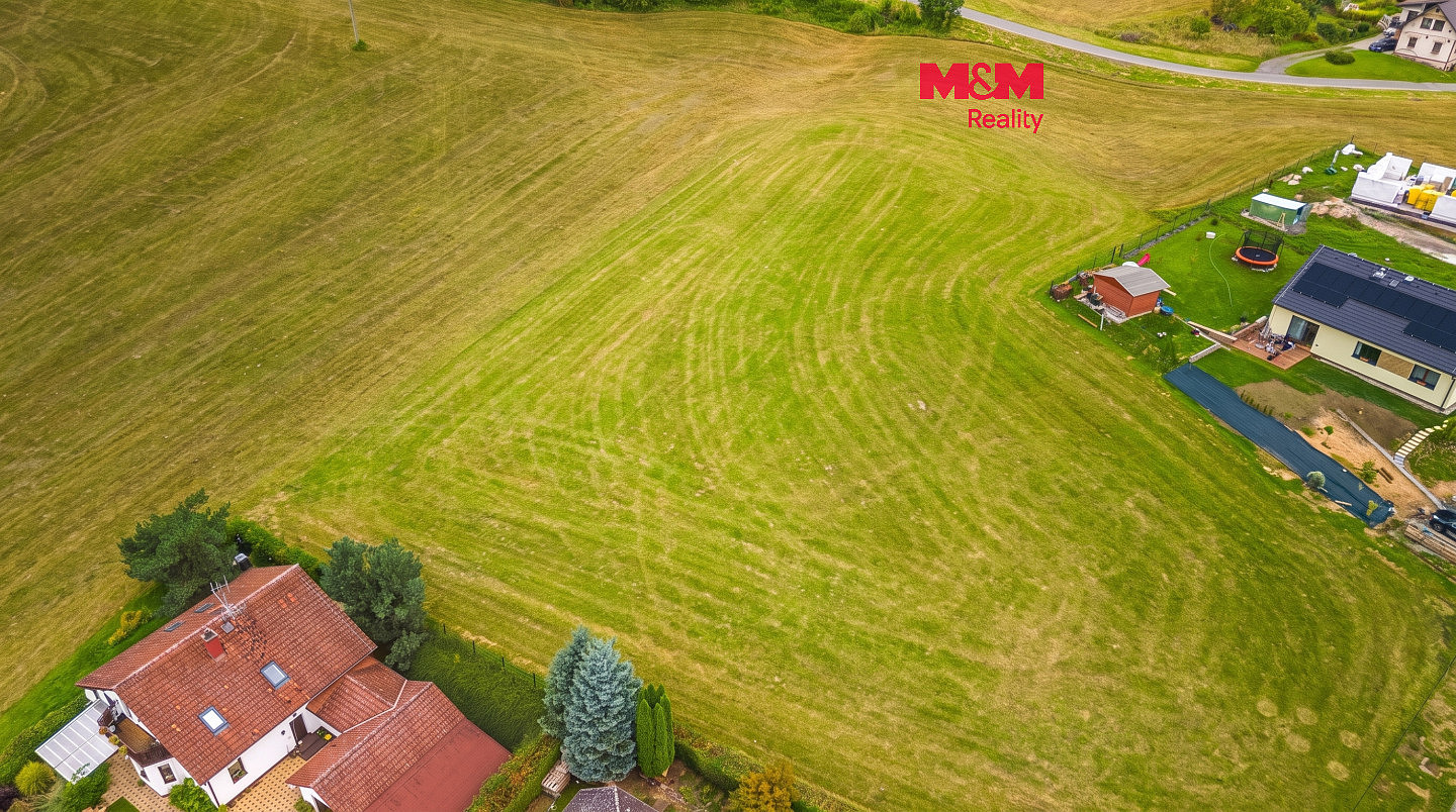 Prodej stavebního pozemku 1 242 m²