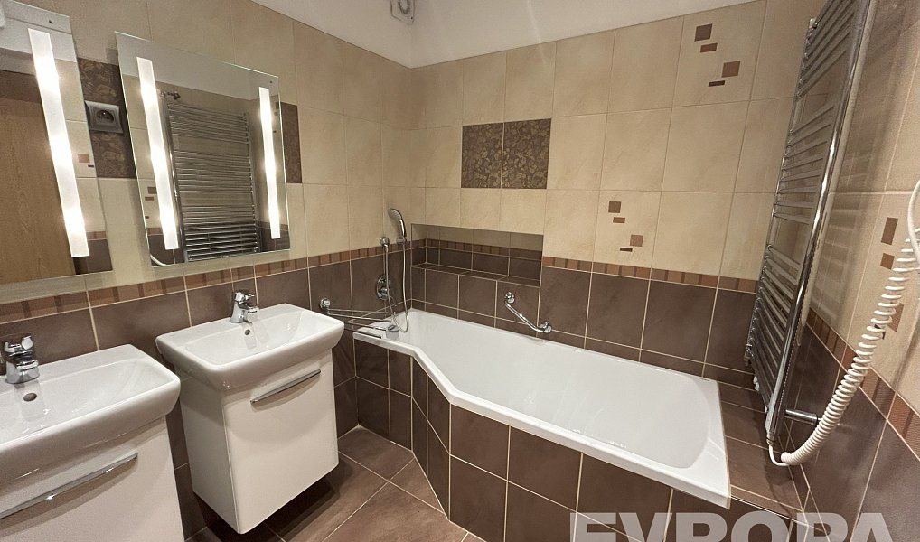 Prodej domu 250 m² s pozemkem 2 264 m², Nový Bor – náhled fotky 21